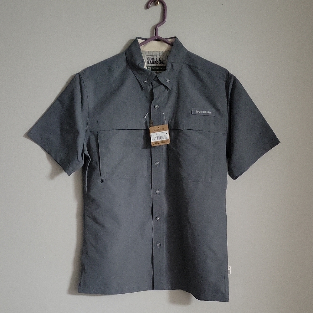 Eddie Bauer Men's Short-Sleeve Button-Down Shirt in Slate.